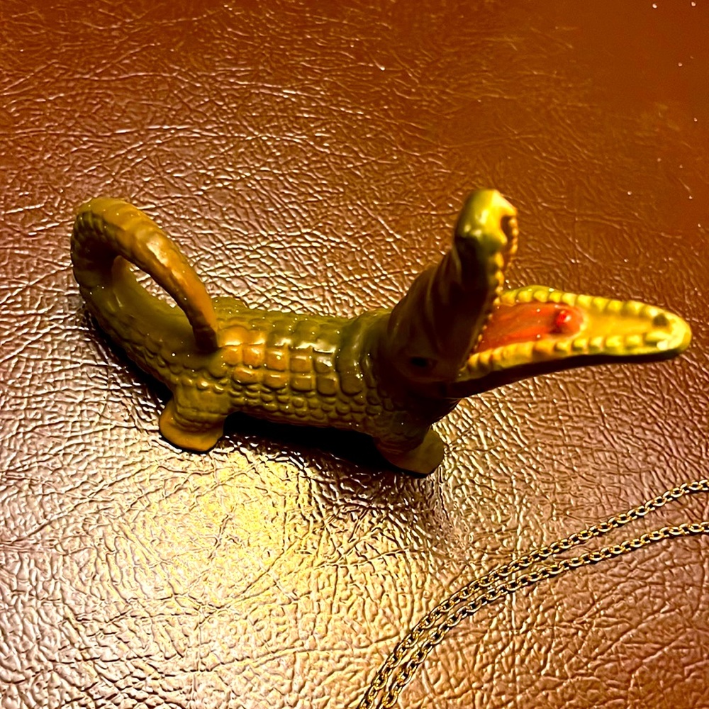Vintage Ceramic alligator knickknack